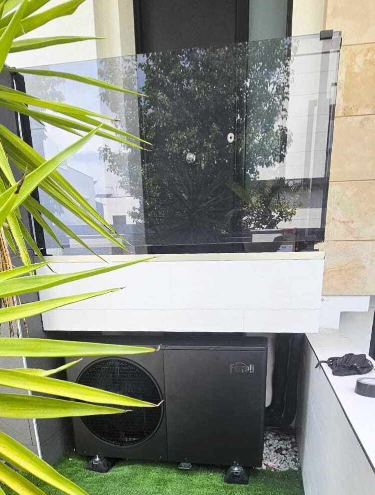 coolfy sistema aerotermia ferroli acumulacion control multizona unidad exterior